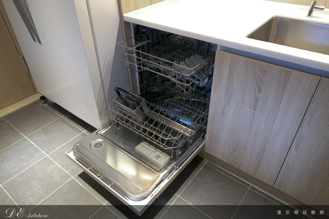 廚房設計｜SAKURA 半嵌式洗碗機